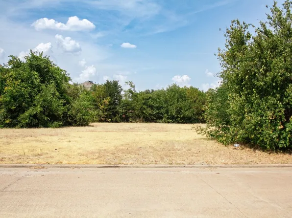 908 Michael Ann Dr, Garland, TX 75042