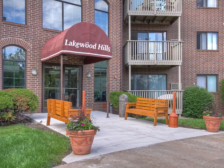 Lakewood Hills Apartments — Photo 8