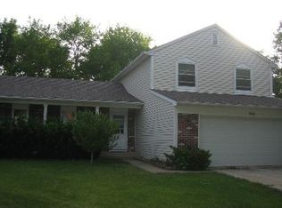 540 Highland Grove Dr, Buffalo Grove, IL 60089