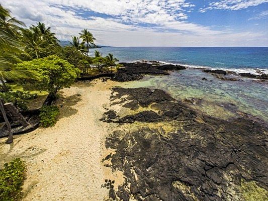 2nd image of 76-6180 Alii Dr