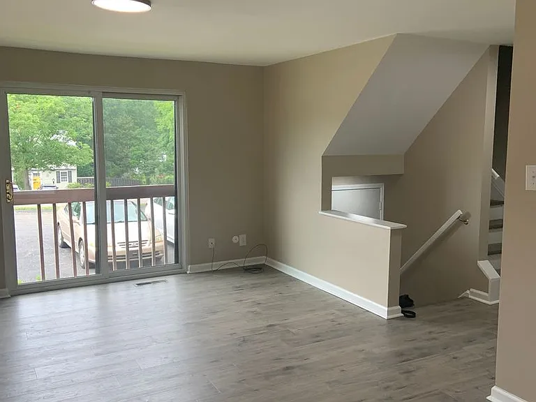 203 Parkwood Dr — Photo 12