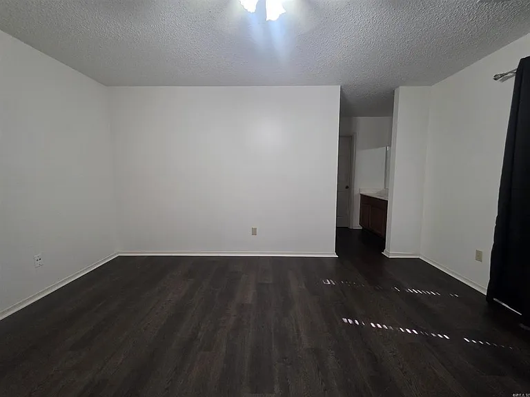 1608 Waldron Cv — Photo 11