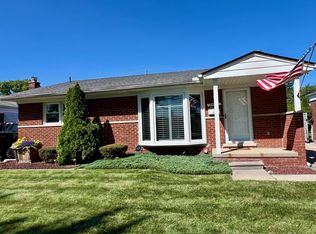 24605 Cubberness St, Saint Clair Shores, MI 48080