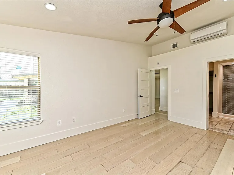 11800 Tedford St — Photo 10