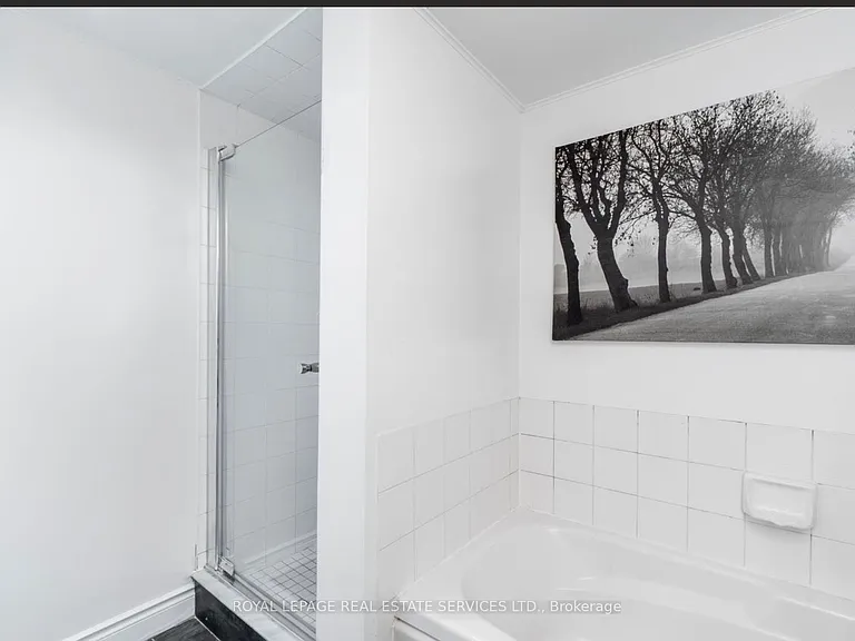 801 King St W #826 — Photo 11