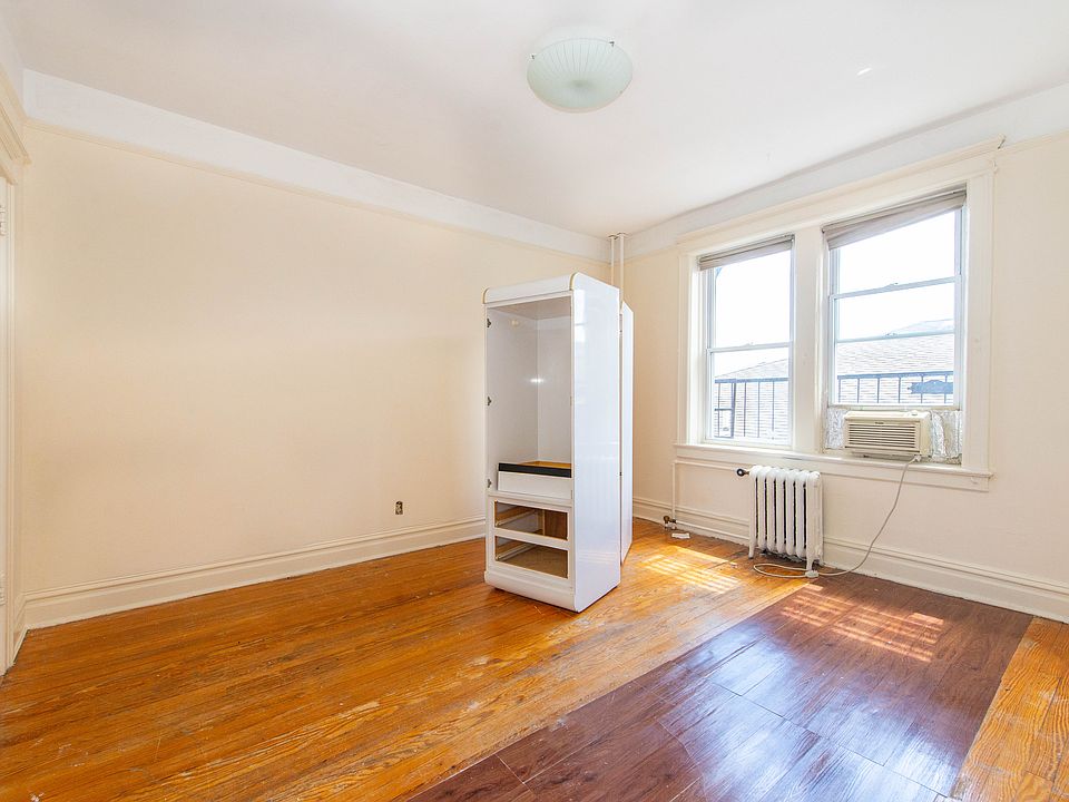 Bedroom #1