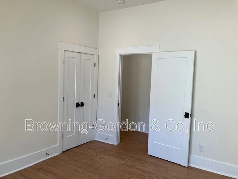 1005 W Eastland Ave — Photo 17