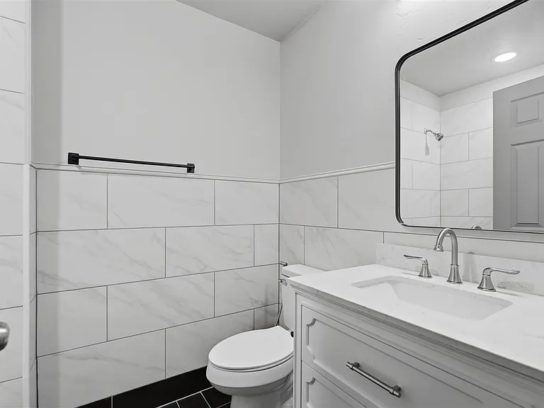 2302 E Sycamore Dr — Photo 11