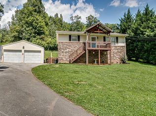 2729 Gap Creek Rd, Hampton, TN 37658