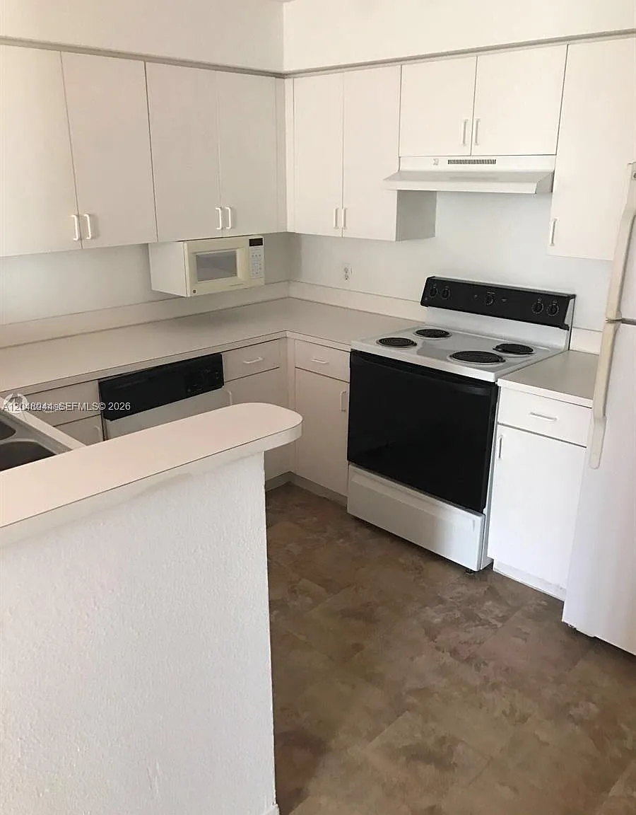 Enclave At Doral Condo No — Photo 3