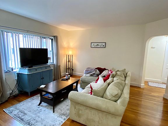 4th image of 106 Longwood Ave #Ua4