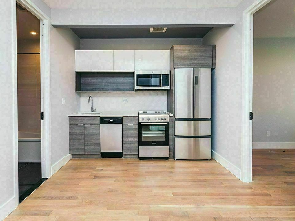 1st image of 745 Lafayette Ave #2B
