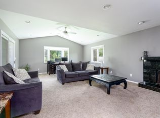 15075 W Maple Ridge Rd, New Berlin, WI 53151