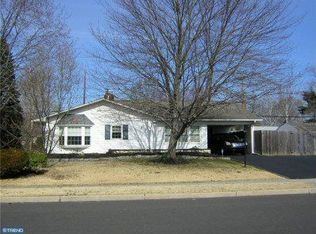 237 Blue Ridge Dr, Levittown, PA 19057