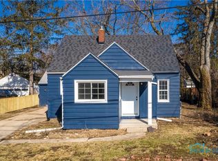 2 Carolina Dr, Perrysburg, OH 43551