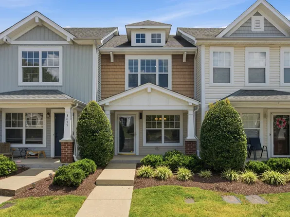 3053 Harpeth Springs Dr, Nashville, TN 37221