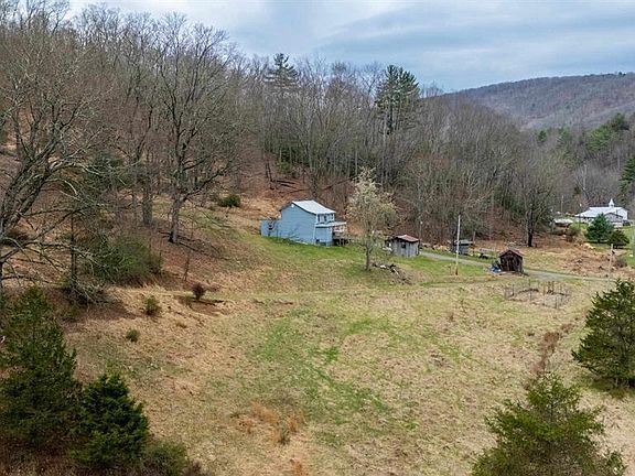 3rd image of 1851 Cullers Run Rd