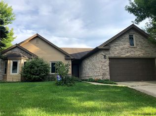 909 Creekside Ln, Plainfield, IN 46168