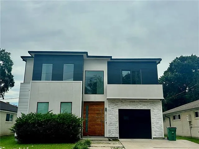 3012 Metairie Hts — Photo 1