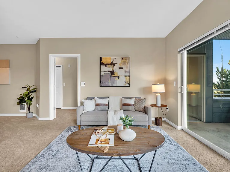 3112 SW Avalon Way #302 — Photo 2