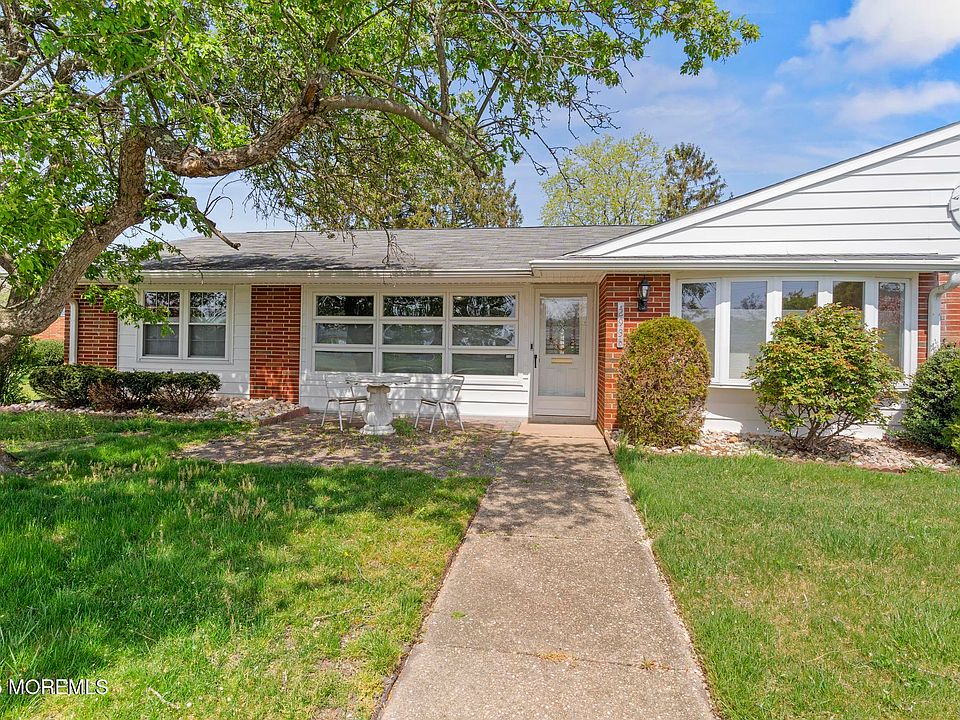 1st image of 293A Malvern Court E