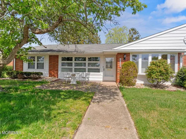 293A Malvern Court E, Lakewood, NJ 08701