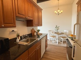 4417 Evanston Ave N APT 304, Seattle, WA 98103