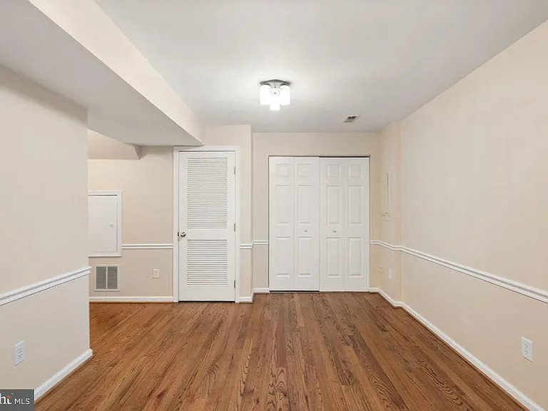 917 Rolfe Pl — Photo 49