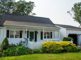 636 Guilford Rd, Vermilion, OH 44089