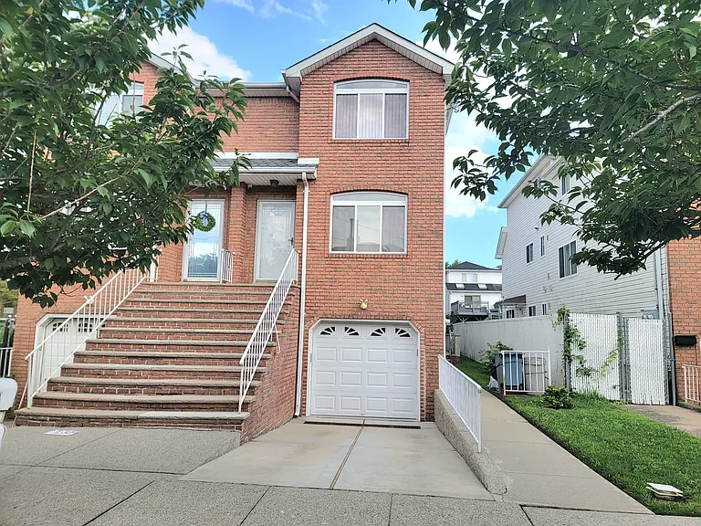 42 Boundary Ave #1 — Photo 1