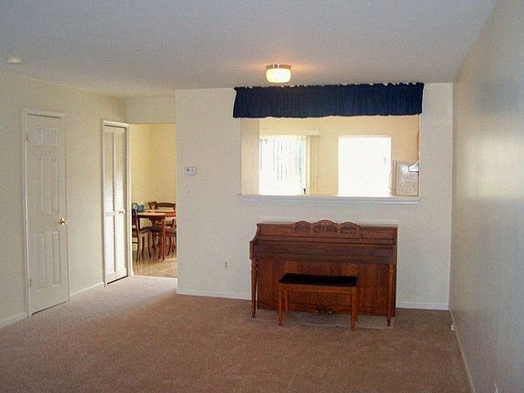 3rd image of 1418 Nutwood Ct