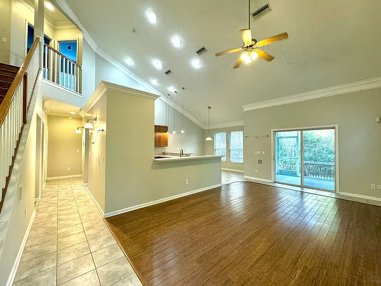 900 Paradise Ln — Photo 5