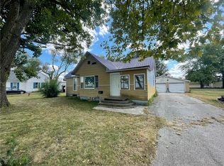 707 E 2nd St, Assumption, IL 62510