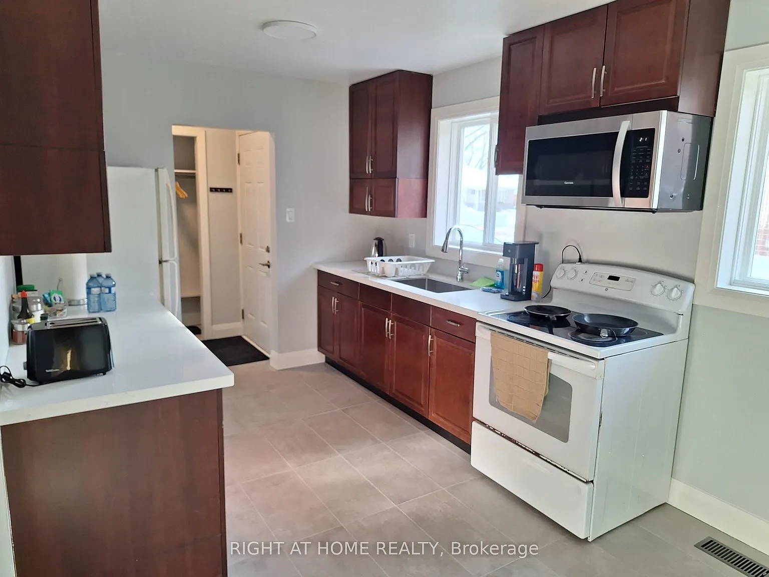 3 bed, $2,900 — Photo 3