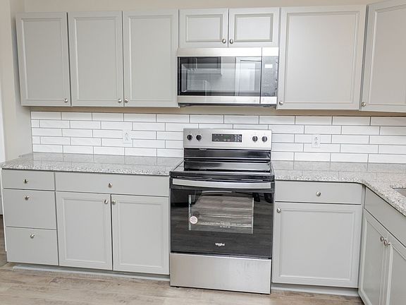 5th image of 3226 Hinkle Dr