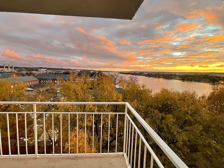1435 4th St SW #PENTHOUSE — Photo 1