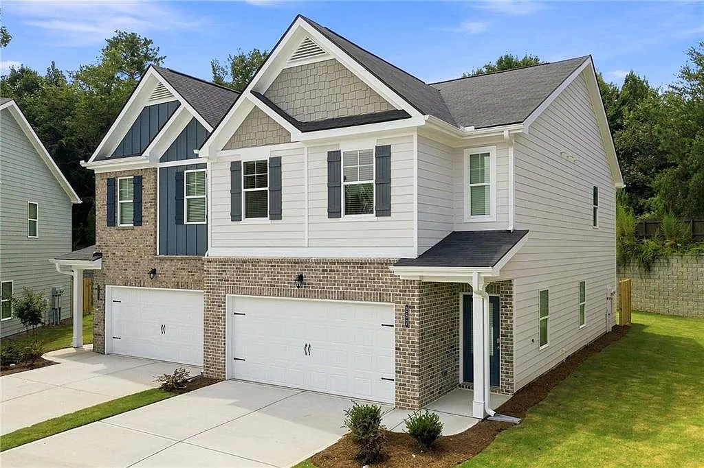 4 bed, 2.5 bath, 1805 sqft, $2,400 — Photo 1