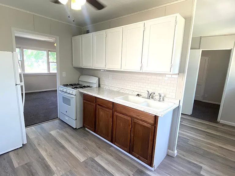 903 W Purtscher Dr — Photo 3