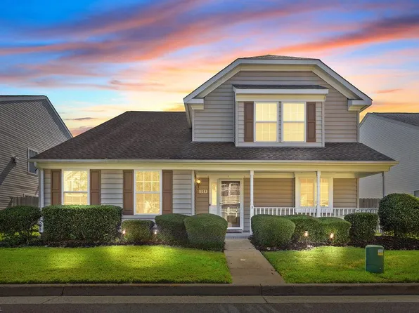 1313 Duchess Of York Quay, Chesapeake, VA 23320
