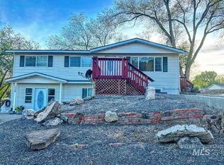 132 N Bliss St, Wendell, ID 83355
