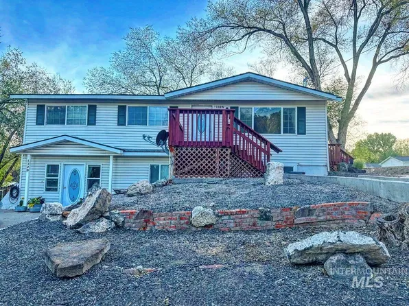 132 N Bliss St, Wendell, ID 83355