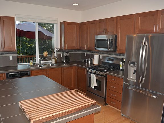 5th image of 1645 Friday Ln SW