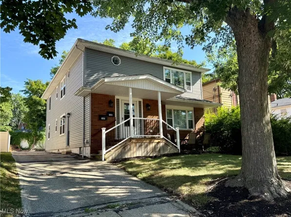 1697 & 1699 Liberty Dr, Akron, OH 44313