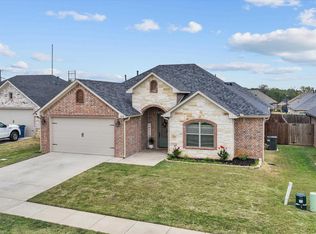 213 Patience Ave, Lindale, TX 75771