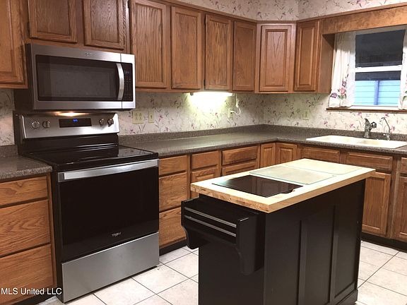 5th image of 1805 Stillwater Dr