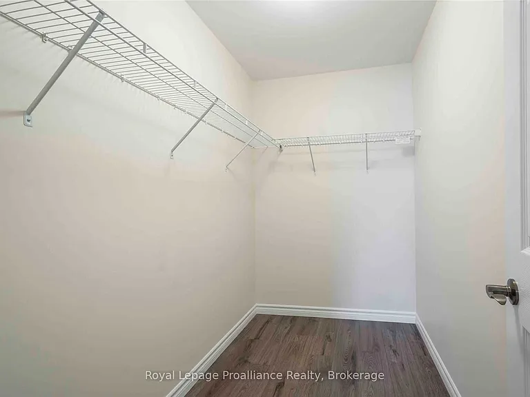 28 Nipigon St — Photo 17