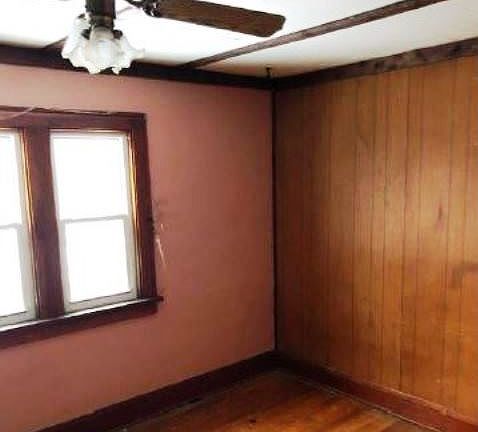 5th image of 1044 Minnehaha Ave W