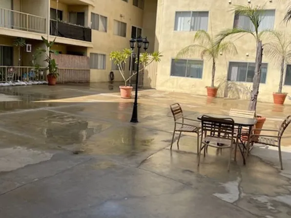 068 - Howard Crown, 609 N Howard Ave #206, Montebello, CA 90640