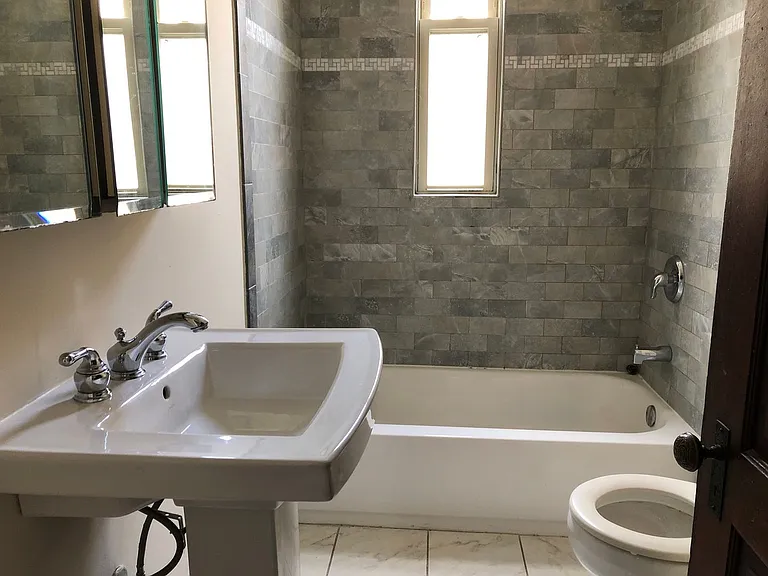 849 W Wellington Ave — Photo 11