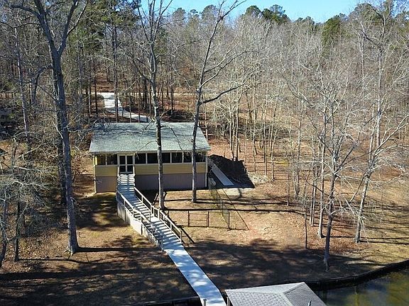 2nd image of 730 Marigold Rd